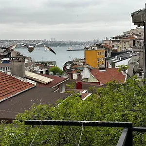 Cute Flat Cihangir Апартаменты